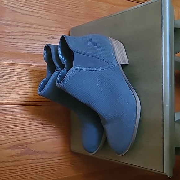 KENSIE 8 1/2 gray ankle boot - Picture 2 of 10